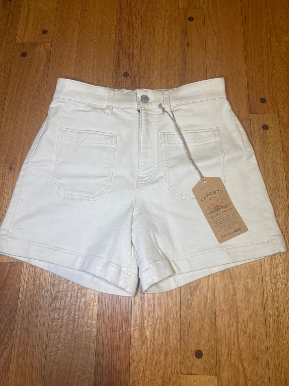 NEW with tags Faherty Stretch Terry Patch Pocket Shorts Women’s Size 25 in Egret